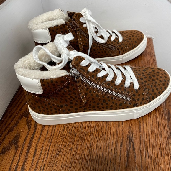 Universal Thread Hi-Top Shoes - Size 7.5 - Picture 1 of 4